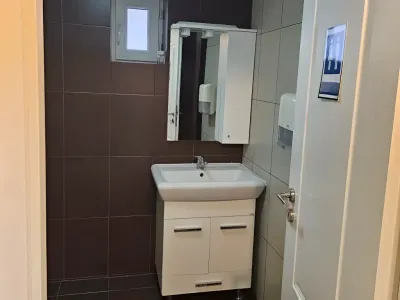 Apartament vanzare cumparare Sector 4 Bucuresti baie moderna